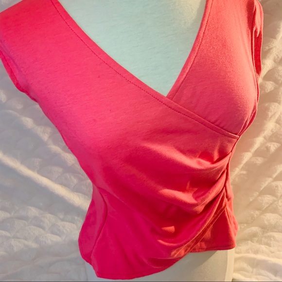 💎5/$25💎 Cute Pink/Coral V-Neck Top - Picture 4 of 5